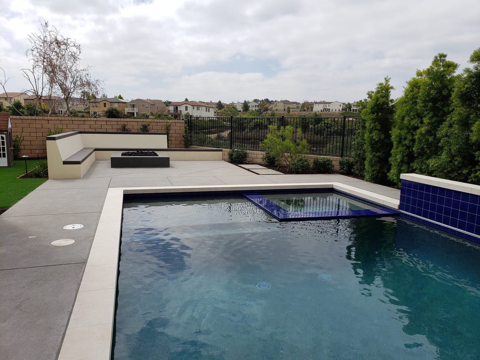 Shen Residence — modern pool and spa with a valley view